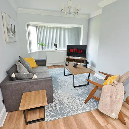 Cosy 3 Bed With Parking- Family And Contractors Villa Birmingham Exterior photo