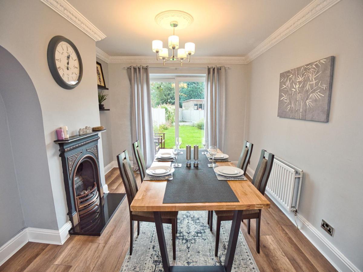Cosy 3 Bed With Parking- Family And Contractors Birmingam