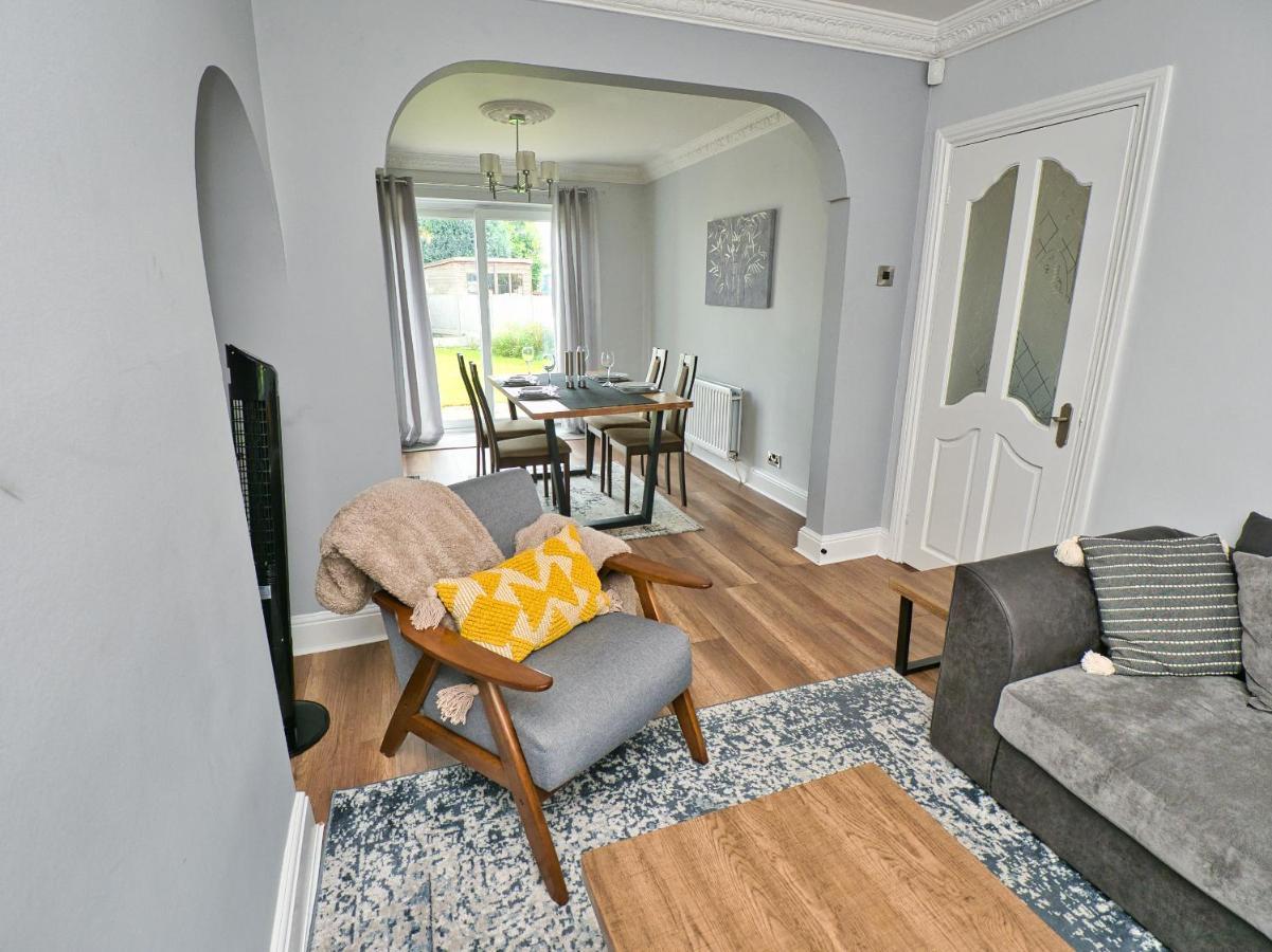 Cosy 3 Bed With Parking- Family And Contractors Сasa de vacaciones *