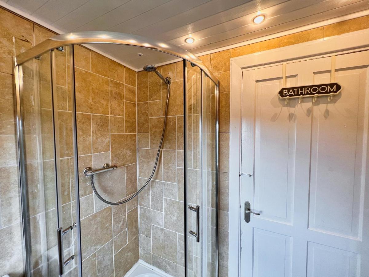 Сasa de vacaciones Cosy 3 Bed With Parking- Family And Contractors *
