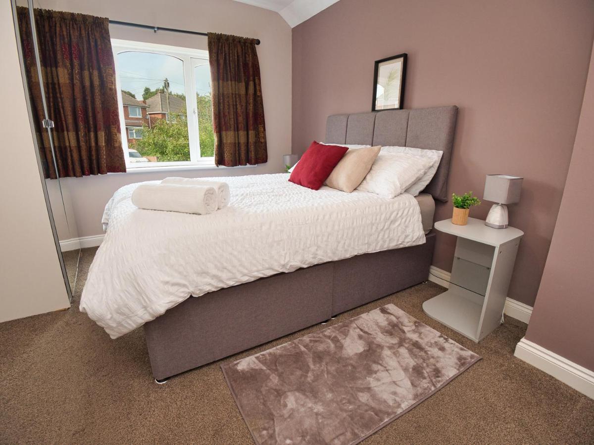 Сasa de vacaciones Cosy 3 Bed With Parking- Family And Contractors